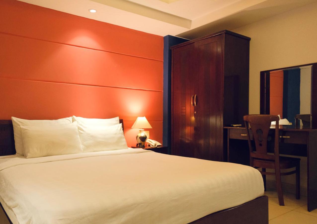 Hotel Yaya Sai Gon Bui Vien Walking Street 2*