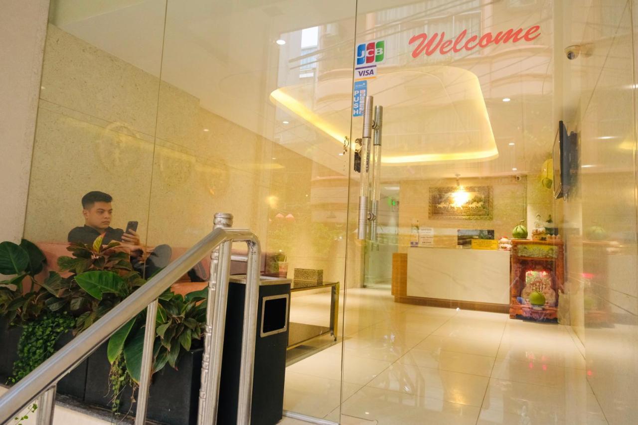 Yaya Sai Gon Bui Vien Walking Street Ho Chi Minh City