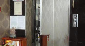 Yaya Sai Gon Bui Vien Walking Street Hotel 2*
