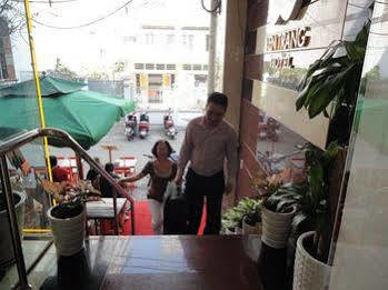 Hotel Yaya Sai Gon Bui Vien Walking Street 2*